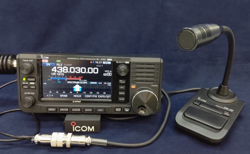 テクニカルコーナー／IC-705をスタンドマイクで運用する｜2021年1月号