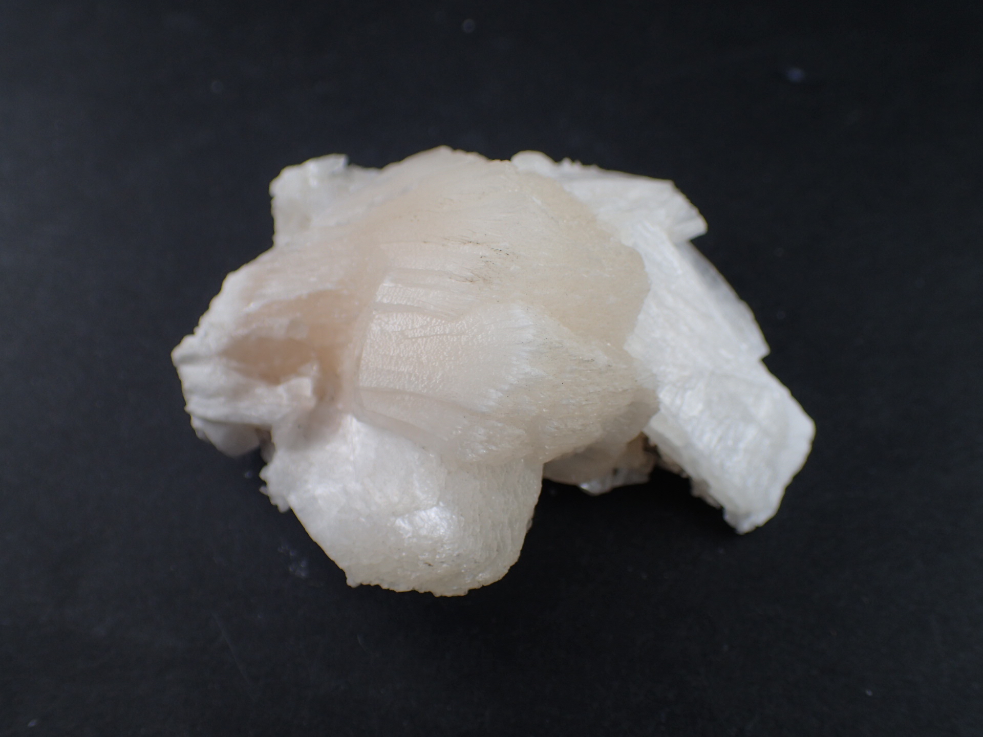 スティルバイト（Stilbite 束沸石） インド・Nask産 ｜石の販売専門店