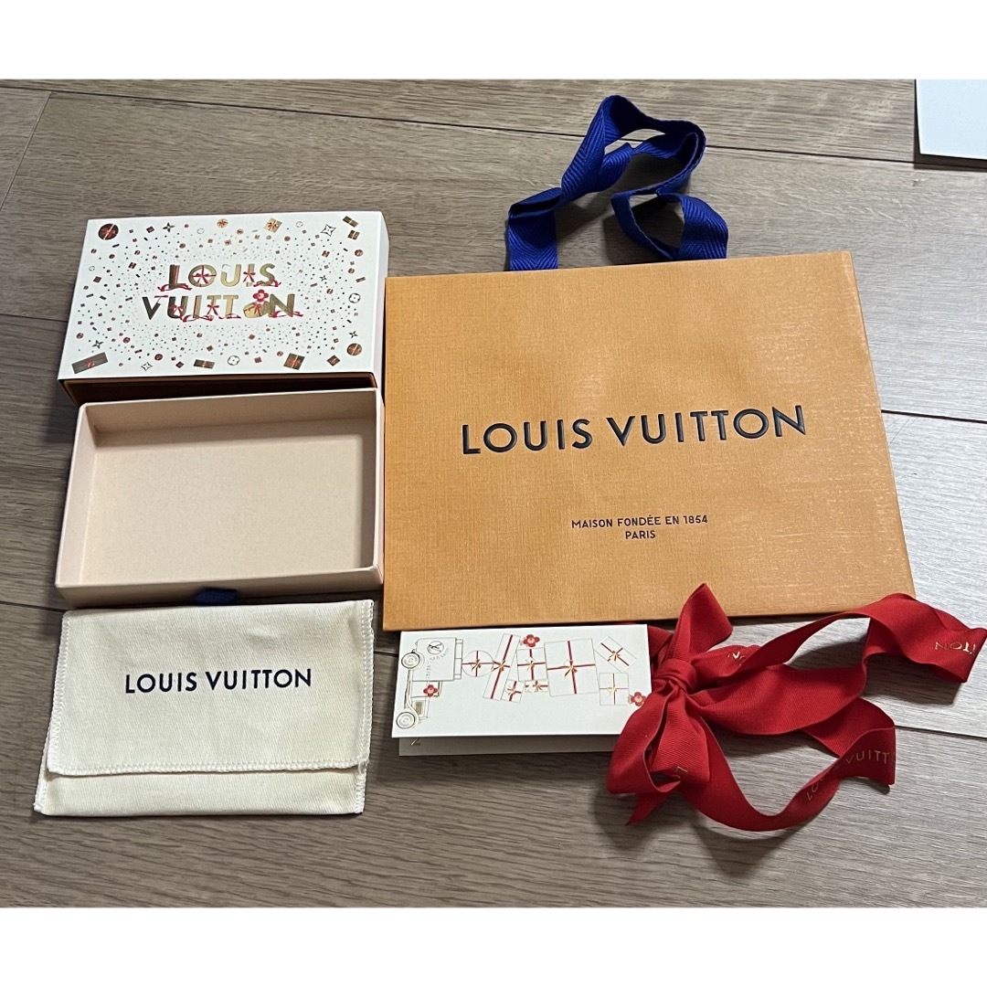 LOUIS VUITTON - ルイヴィトン 2023 クリスマス限定BOX＆ショップ袋