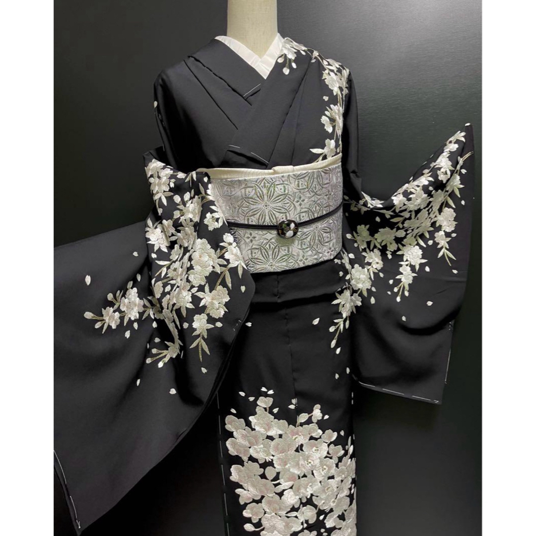 京の名匠 豪華絢爛総刺繍銀通し訪問着【尾峨佐染繍◇桜に胡蝶蘭】黒 白