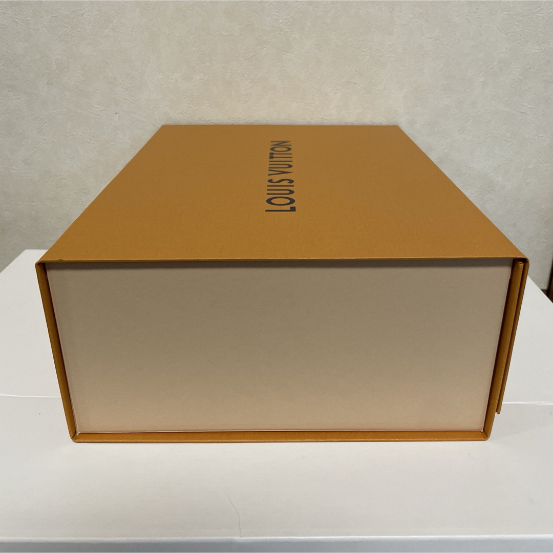 LOUIS VUITTON - LOUIS VUITTON ルイヴィトン 空箱 マグネットの通販