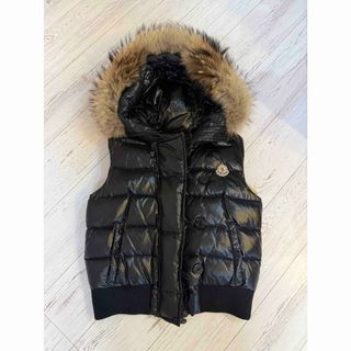 MONCLER（ダウンベスト）のフリマアイテム一覧
