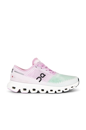 On Cloudhorizon Sneaker in Lavender & Ivory | REVOLVE