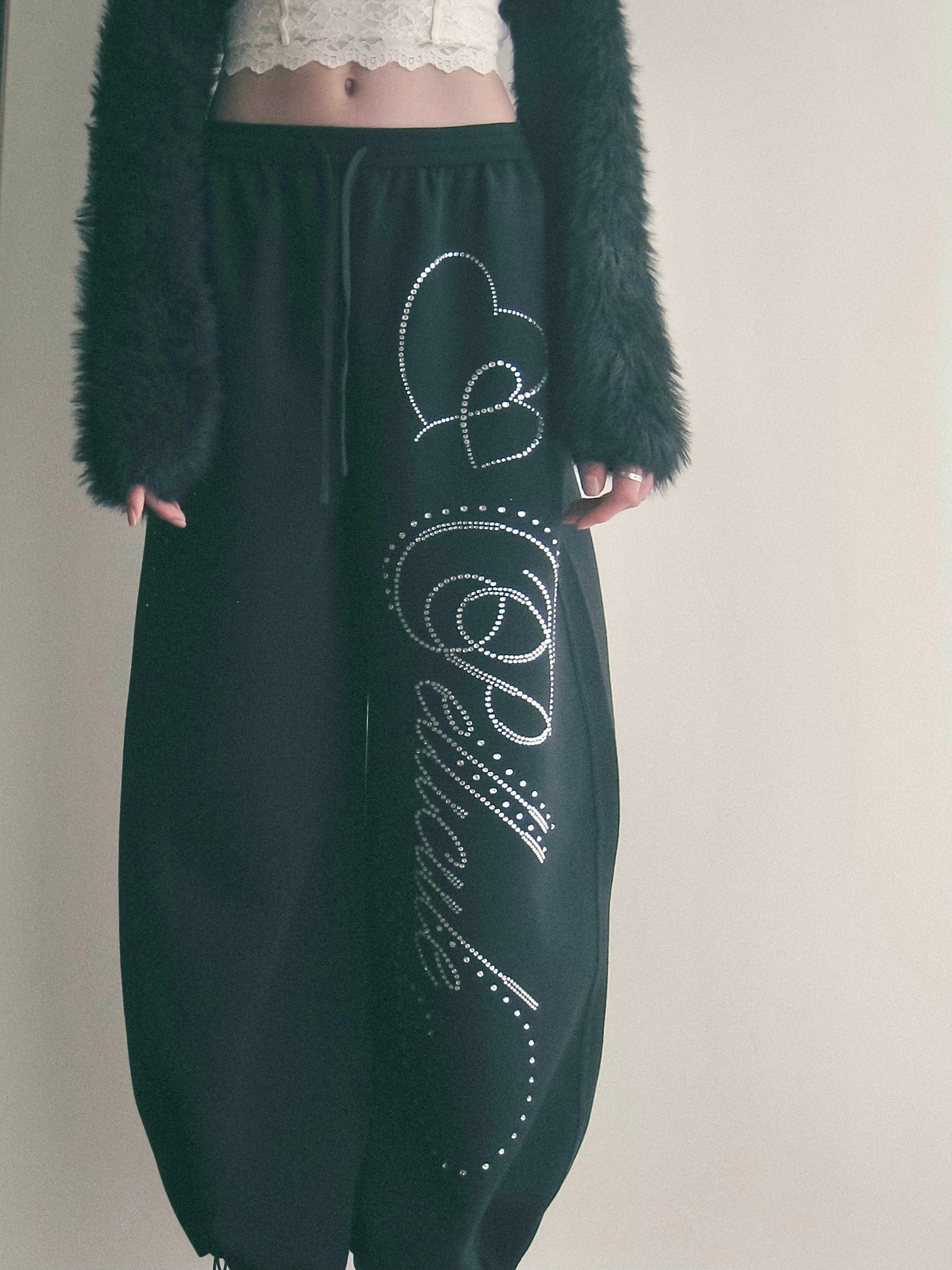 予約 black・babypink】stone-deco sweat pants｜PELLICULE | ぺリキュール