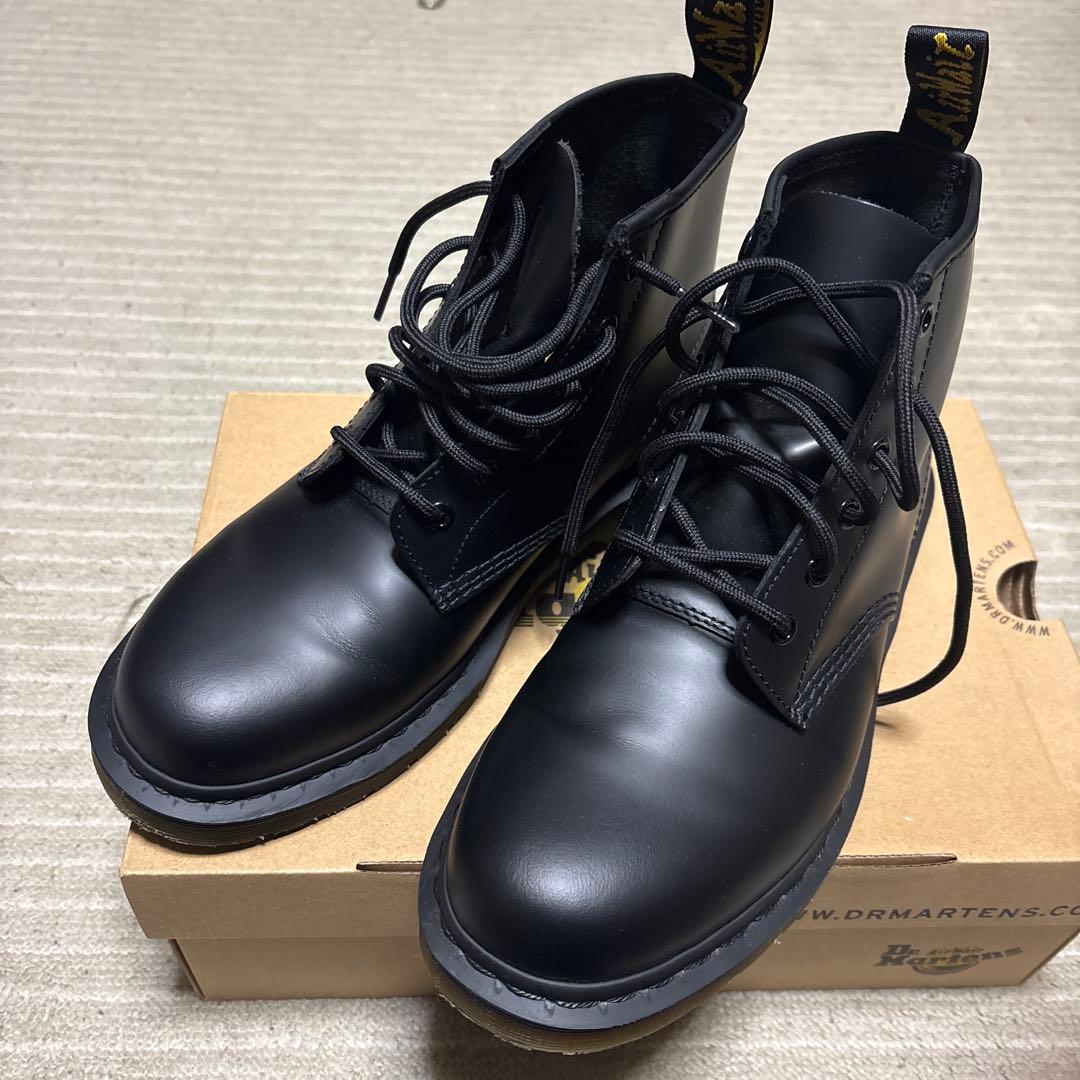 【美品】Dr. Martens ブラック レースアップブーツ 中古・古着通販】Dr.Martens (ドクターマーチン) レースアップブーツ