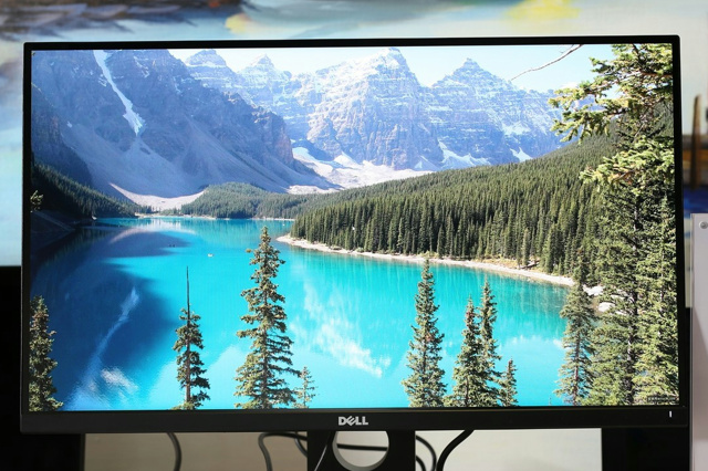 DELL、25インチ/WQHDのプロフェッショナル向け液晶モニター『UP2516D