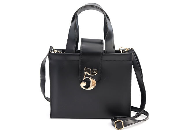 人気ブランド初ムックの付録は高見えショルダーバッグ！もうおでかけ